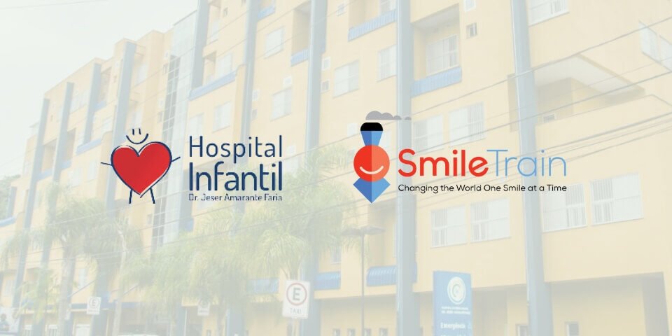 Hospital de Joinville e logomarcas do Hospital Infantile do Smile Train